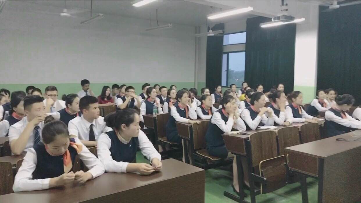 南京航空航天大學空乘專業班會